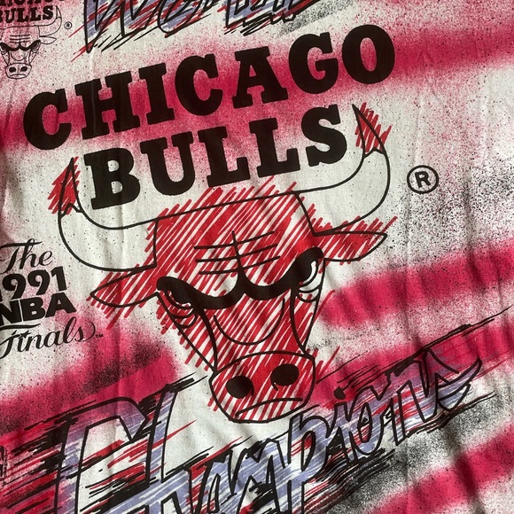 1991 Chicago bulls aop licensed to magic Johnson t’s. Size large. Single stitch - Picture 6 of 7